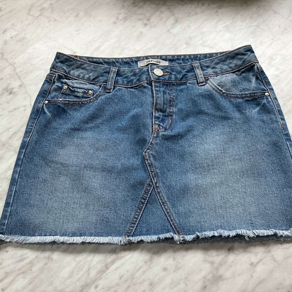 💗5/$25!💗 Refuge Frayed Hem Denim Skirt Small